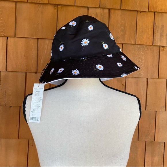 NWT Alice + Olivia daisy reversible bucket hat - Picture 10 of 10